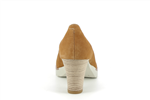 8131  nut - Photo
